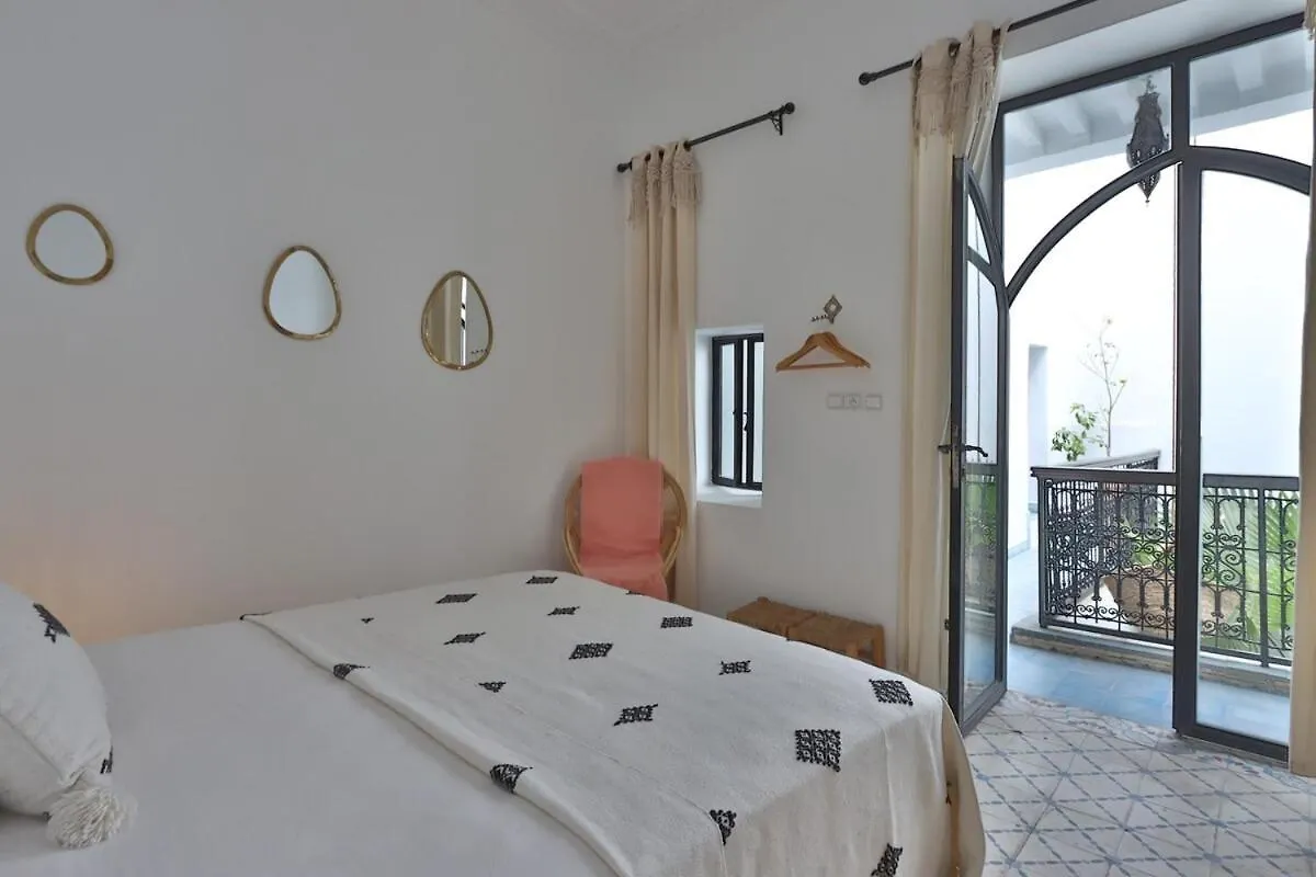 Riad La Girafe Blanche De Marrakech Marrakesh Villa